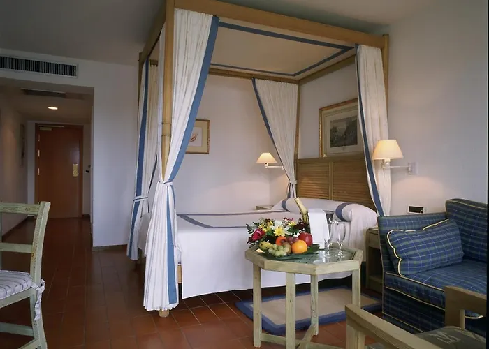 Hotel De 4*