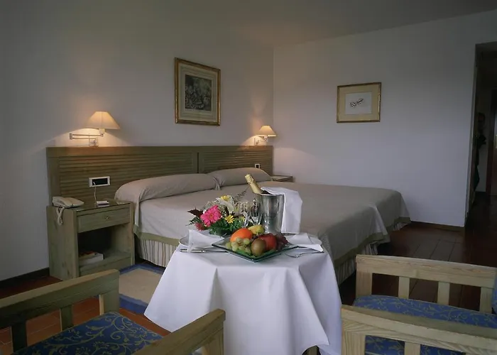 Hotel De 4*