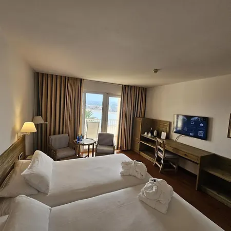 De 호텔 4*